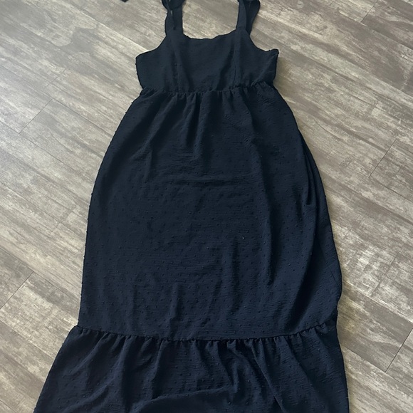 SO Dresses & Skirts - SO Black Textured Midi Dress